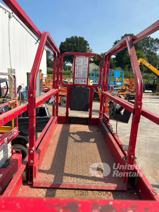 2018 MEC 2632SE Scissor Lift