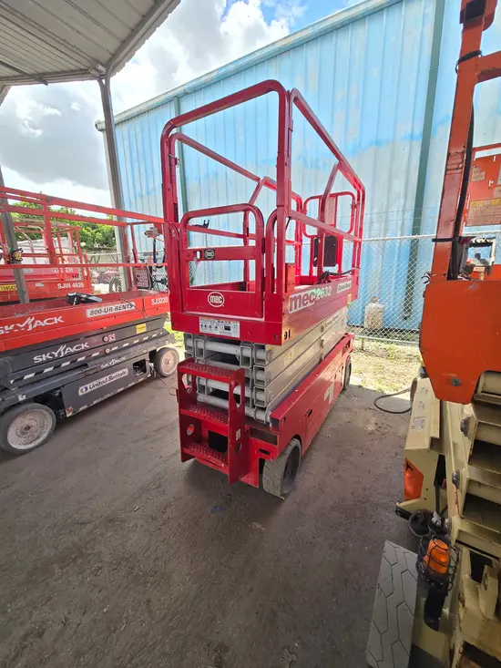 2017 MEC 2632SE Scissor Lift