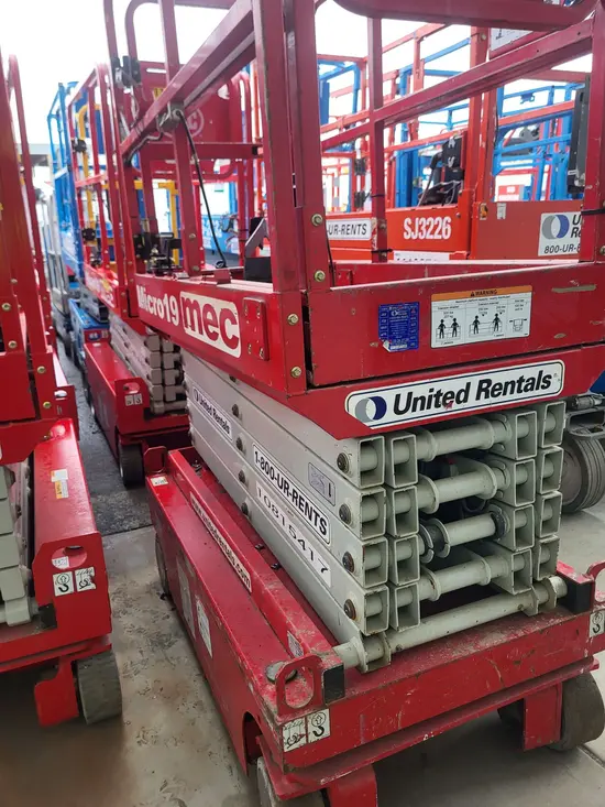 2018 MEC MICRO 19 Scissor Lift
