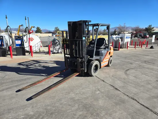 2019 Toyota 8FGU25 Warehouse Forklift