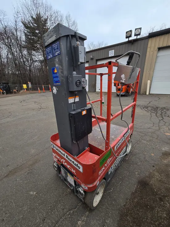 2018 Skyjack SJ12 Self-Propelled One-Person Lift