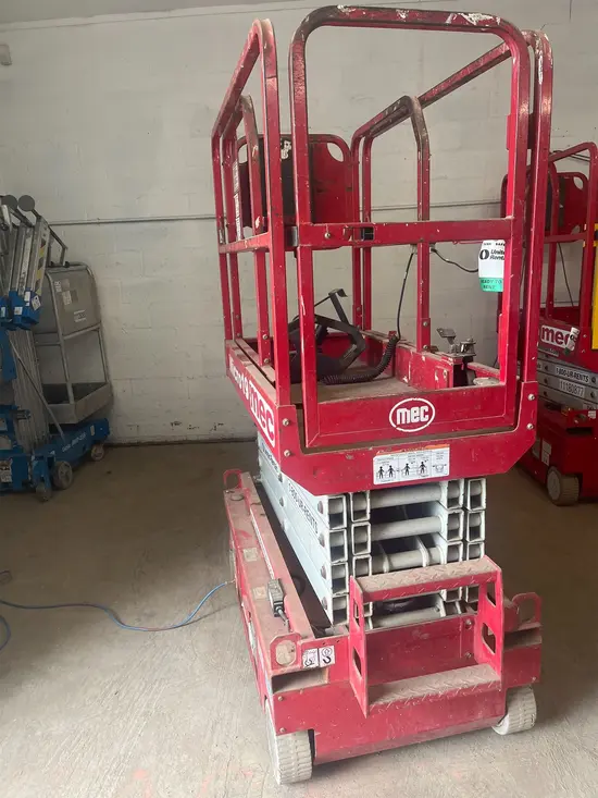 2018 MEC MICRO 19 Scissor Lift