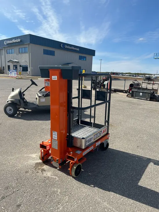 2023 JLG 830P Pusharound Lift