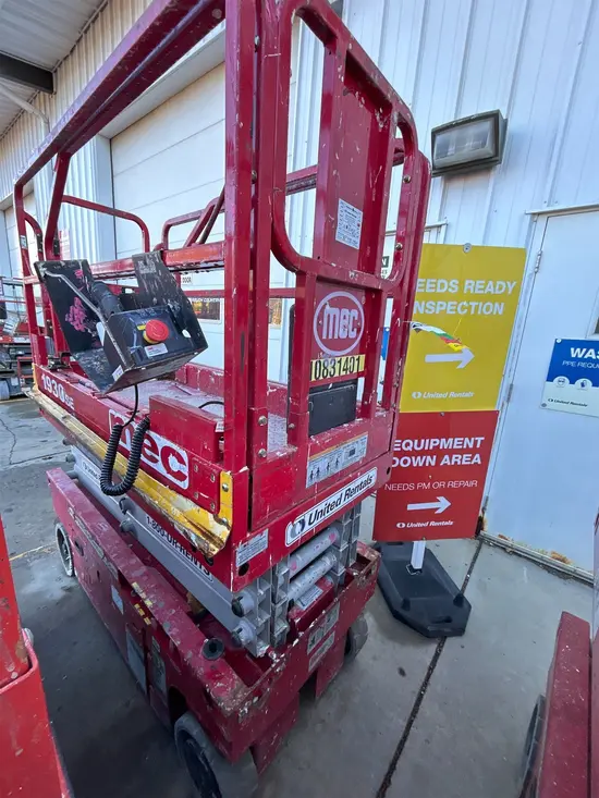 2018 MEC 1930SE Scissor Lift