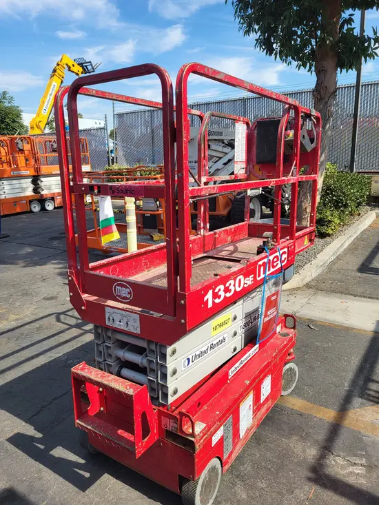 2018 MEC 1330SE Scissor Lift