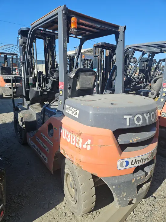 2019 Toyota 8FD35U Warehouse Forklift