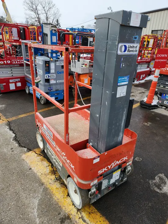 2018 Skyjack SJ12 Self-Propelled One-Person Lift