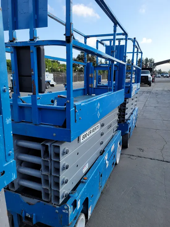2017 Genie GS-3232 Scissor Lift