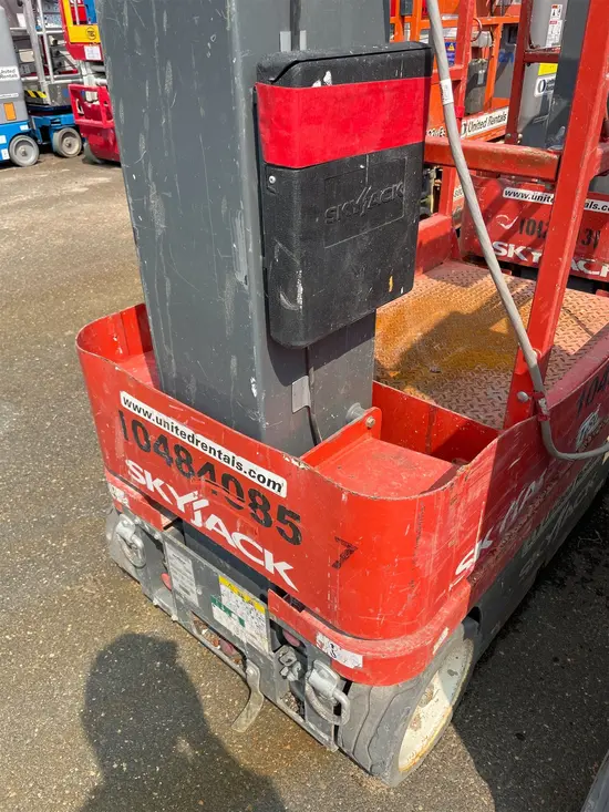 2016 Skyjack SJ12 Self-Propelled One-Person Lift