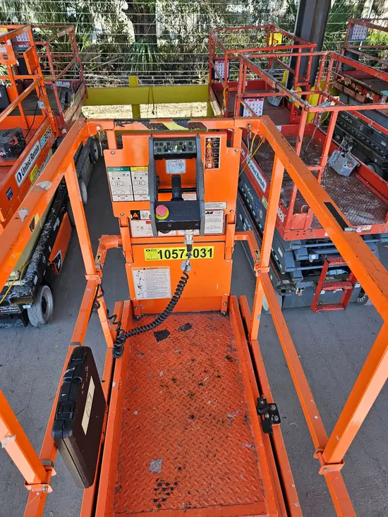 2017 JLG 2632ES Scissor Lift