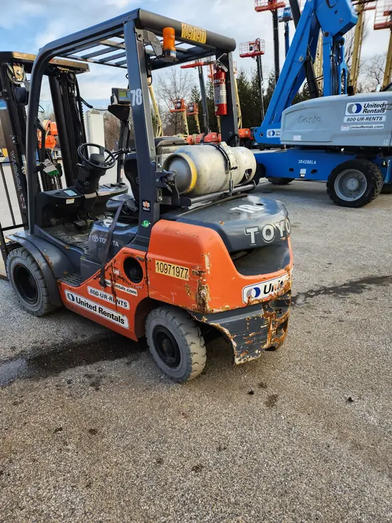 2019 Toyota 8FGU25 Warehouse Forklift