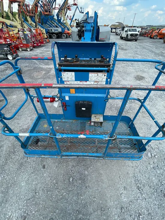 2016 Genie Z-60/37FE Articulating Boom Lift