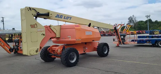 2013 JLG 800AJ Articulating Boom Lift