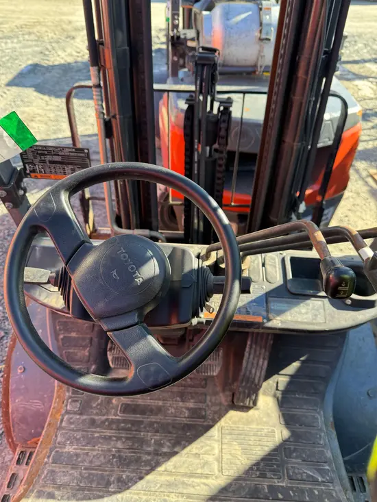 2019 Toyota 8FGU30 Warehouse Forklift