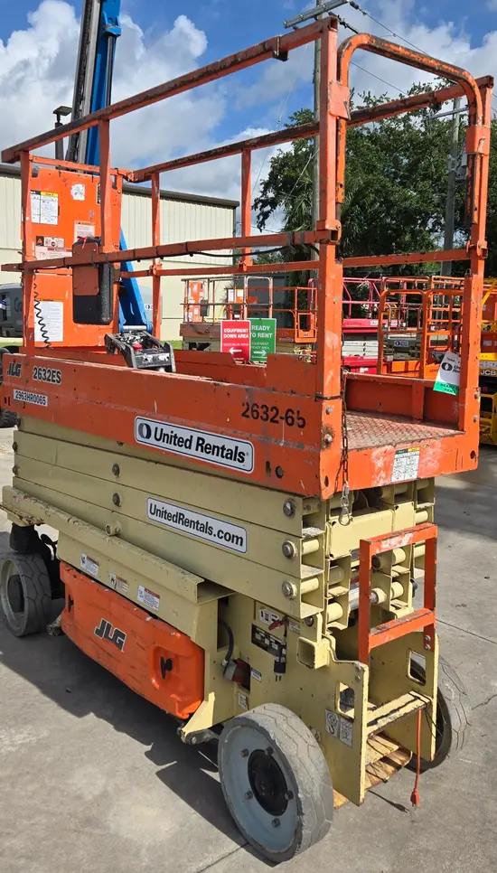 2017 JLG 2632ES Scissor Lift