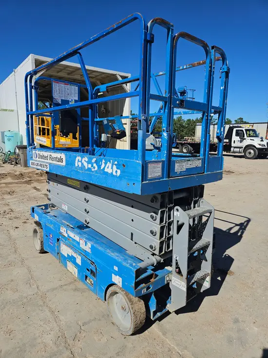 2018 Genie GS-3246 Scissor Lift