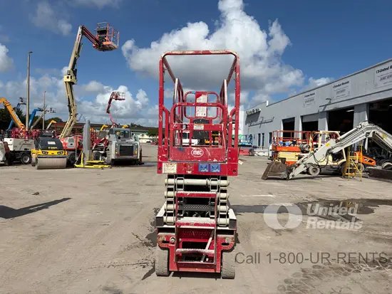 2017 MEC 2632SE Scissor Lift