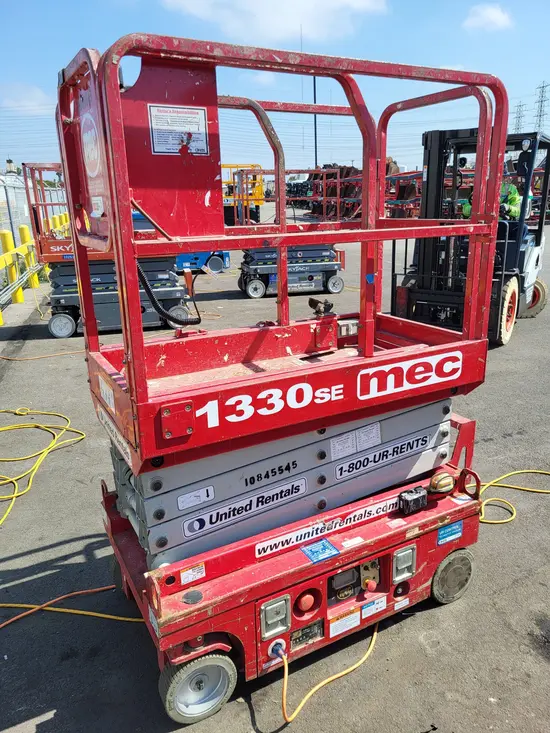 2018 MEC 1330SE Scissor Lift