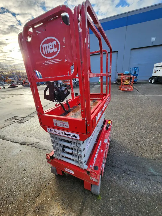 2017 MEC MICRO 19 Scissor Lift