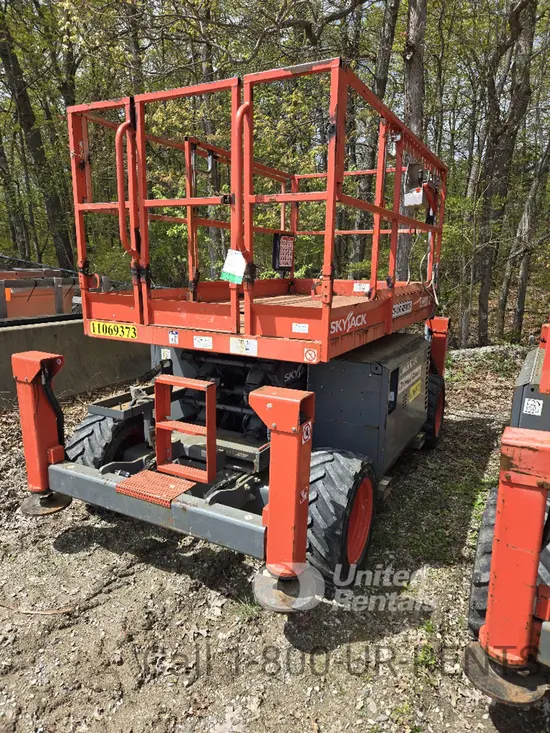 2020 Skyjack SJ6826RT Rough Terrain Scissor Lift