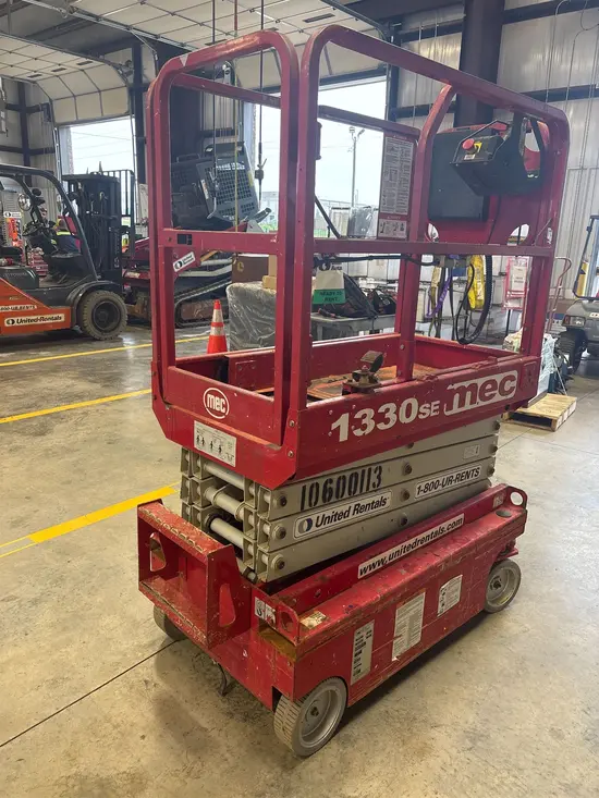 2017 MEC 1330SE Scissor Lift