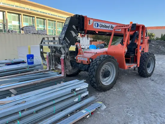 2018 SKYTRAK 8042 Forklift