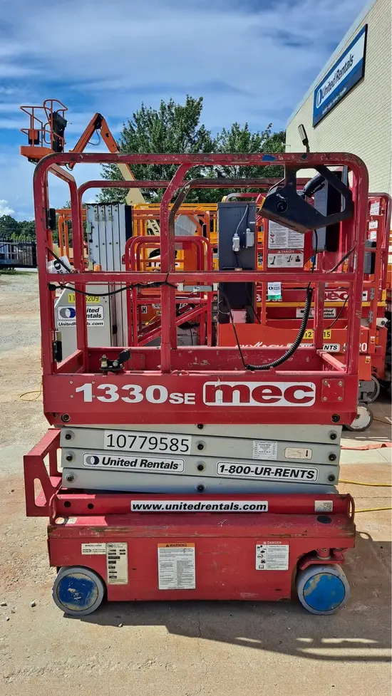 2018 MEC 1330SE Scissor Lift