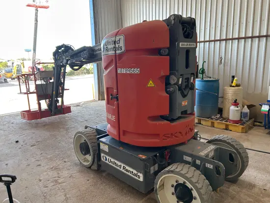 2018 Skyjack SJ30ARJE Articulating Boom Lift