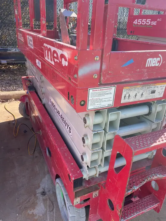 2019 MEC 2632SE Scissor Lift