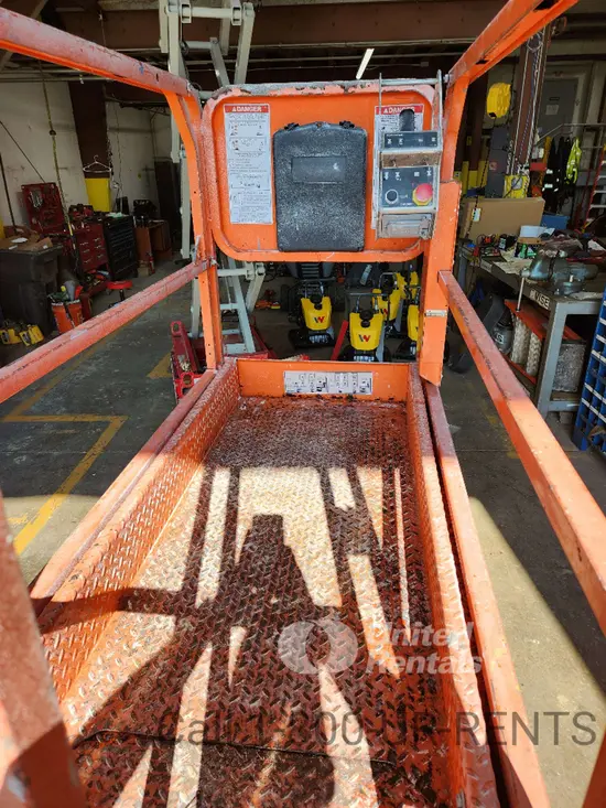 2017 Snorkel S3219E Scissor Lift