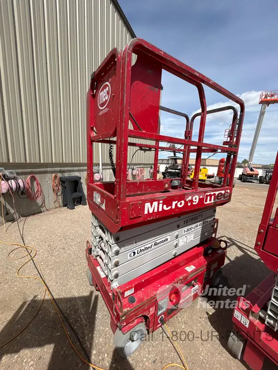 2018 MEC MICRO 19 Scissor Lift