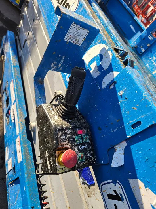 2016 Genie GS-3232 Scissor Lift