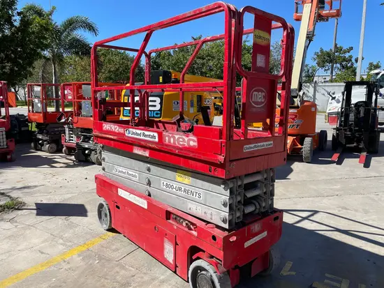 2017 MEC 2632SE Scissor Lift