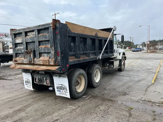 2016 International 7400SBA6X4 Truck