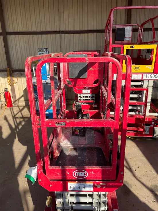2017 MEC 1330SE Scissor Lift