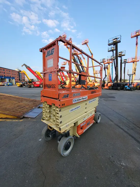 2017 JLG 2632ES Scissor Lift