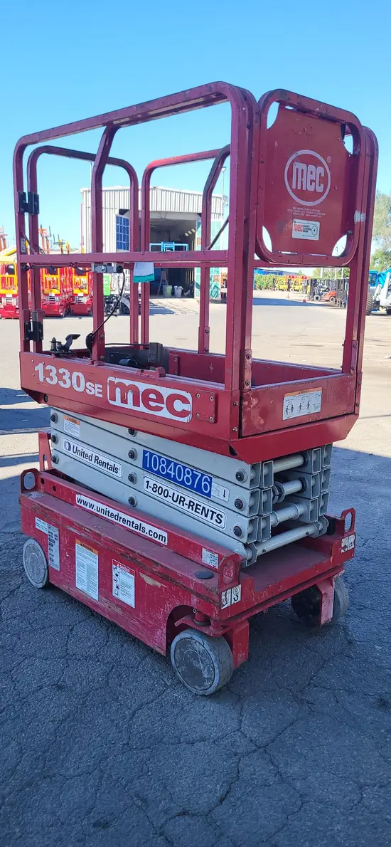 2018 MEC 1330SE Scissor Lift