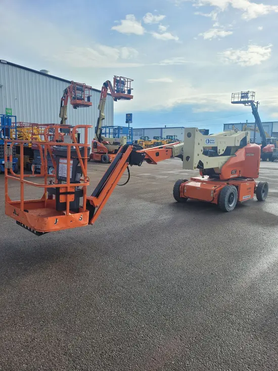 2015 JLG E400AJPN Articulating Boom Lift