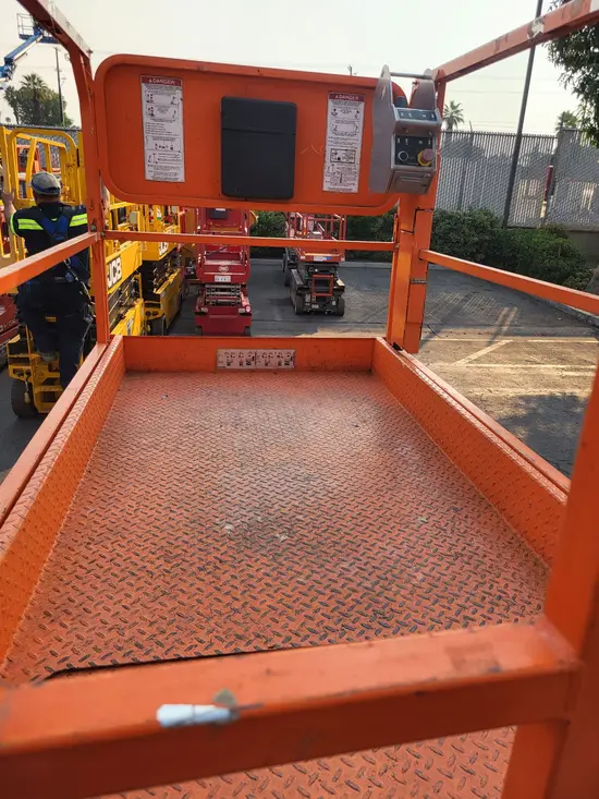 2018 Snorkel S4732E Scissor Lift