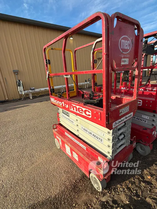 2019 MEC MICRO 19 Scissor Lift
