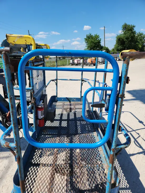 2016 Genie Z-62/40 Articulating Boom Lift
