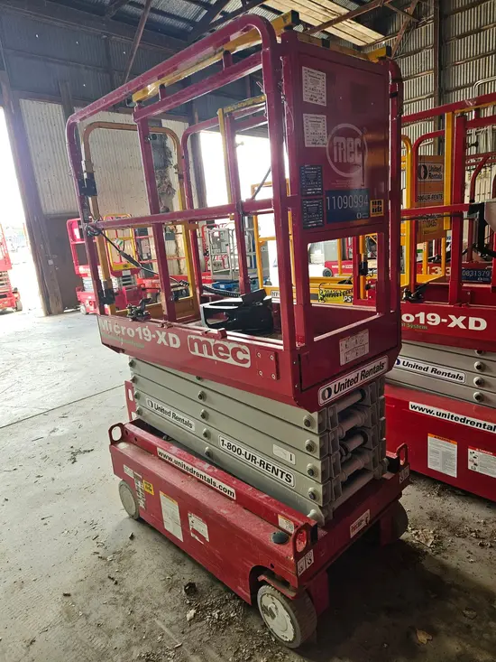 2020 MEC MICRO 19-XD Scissor Lift