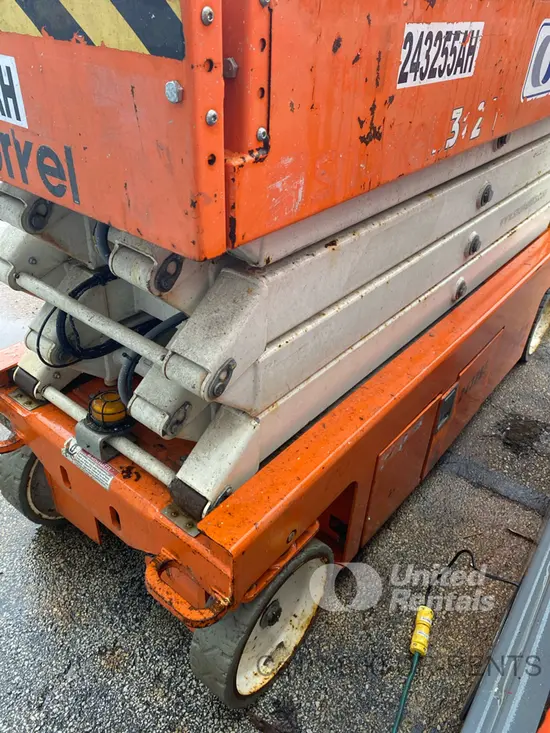 2020 Snorkel S3226E Scissor Lift