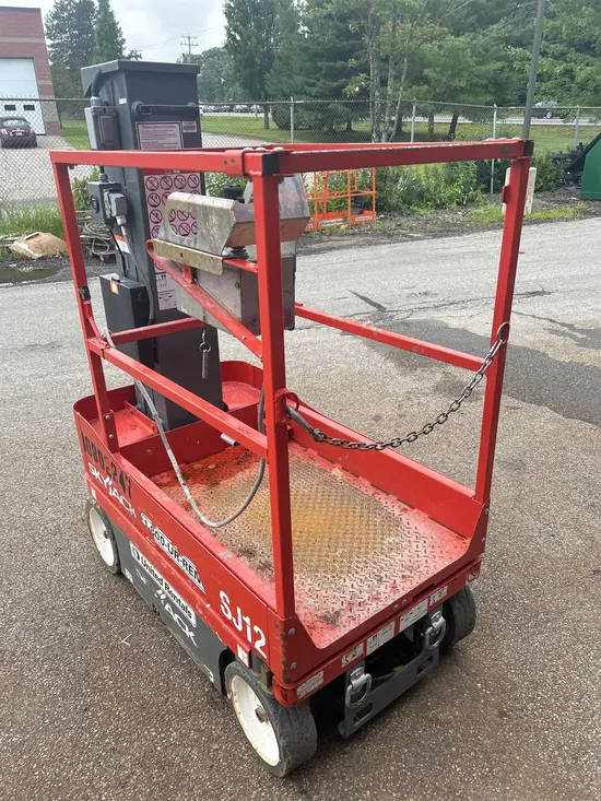 2018 Skyjack SJ12 Self-Propelled One-Person Lift