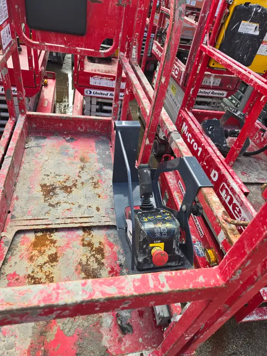 2017 MEC 1330SE Scissor Lift