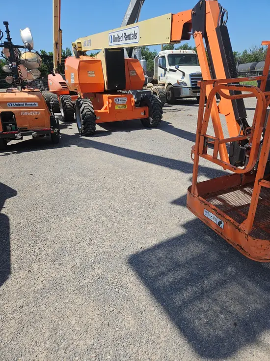 2017 JLG 800AJ Articulating Boom Lift