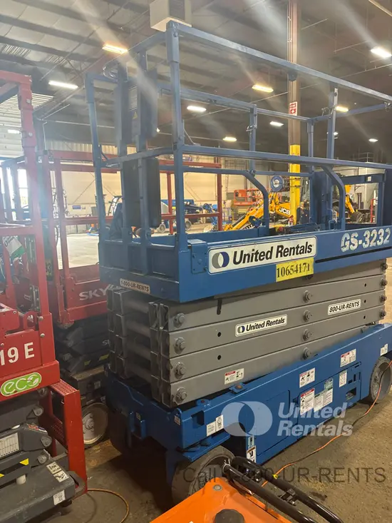 2017 Genie GS-3232 Scissor Lift