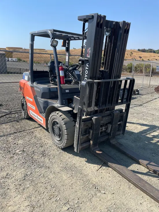 2019 Toyota 8FD35U Warehouse Forklift
