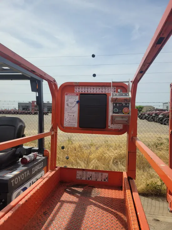 2018 Snorkel S3219E Scissor Lift
