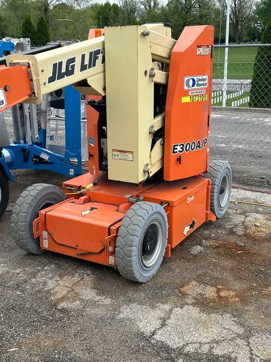 2018 JLG E300AJP Articulating Boom Lift